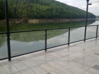 Montaj usi sticla